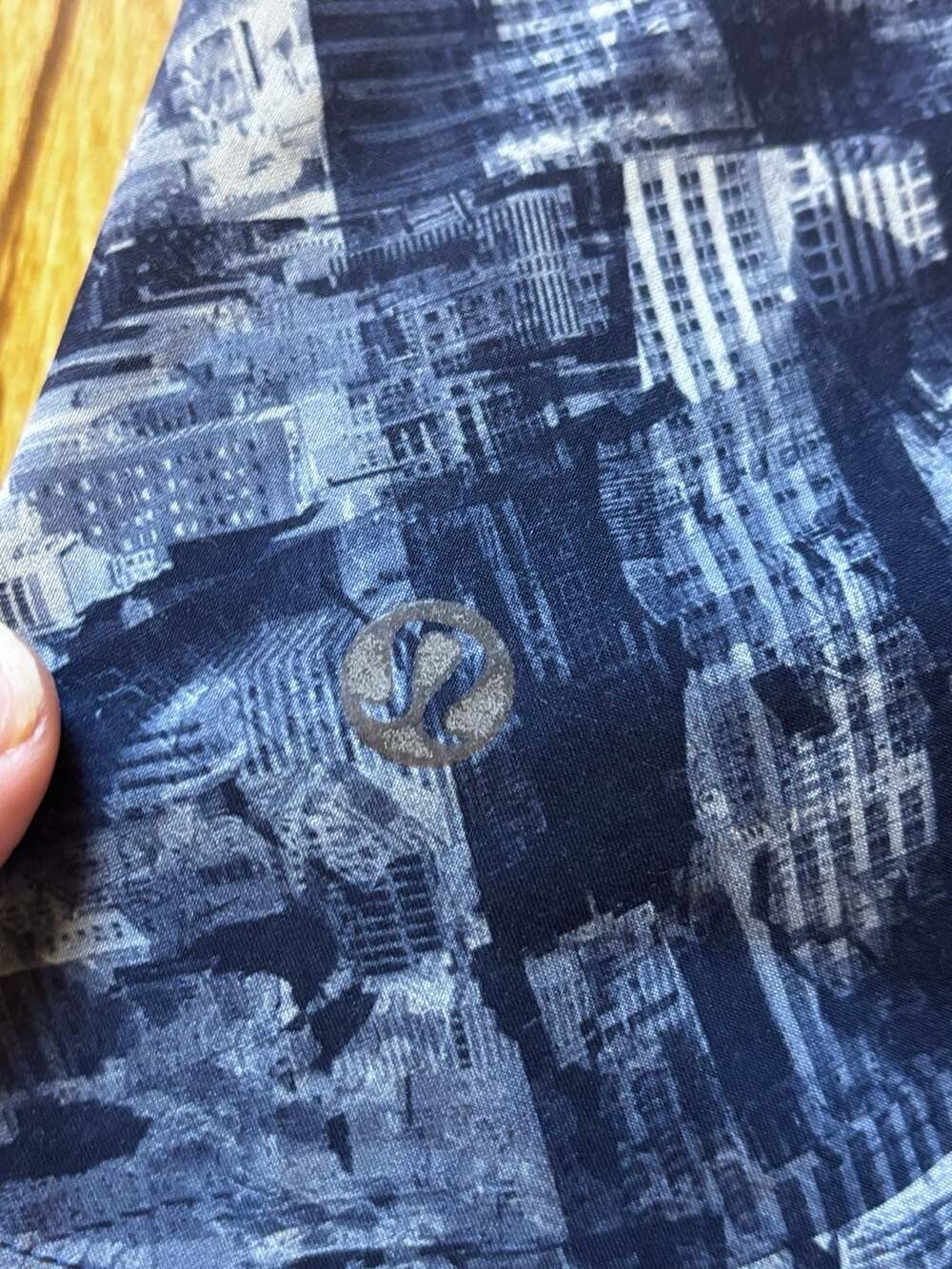 Lululemon Cityscape Print Athletic Shorts Size M - Picture 5 of 6